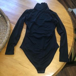 Turtleneck black body suit Sz small